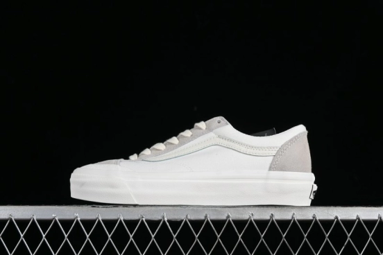 Vans Old Skool Reissue 136 Classic Low-Top Skate Shoes with Detachable Cushioned Insole - VN000MT6QC5