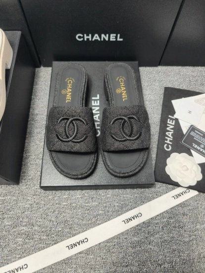 2025 Slippers Chanel Black Fabric Slippers