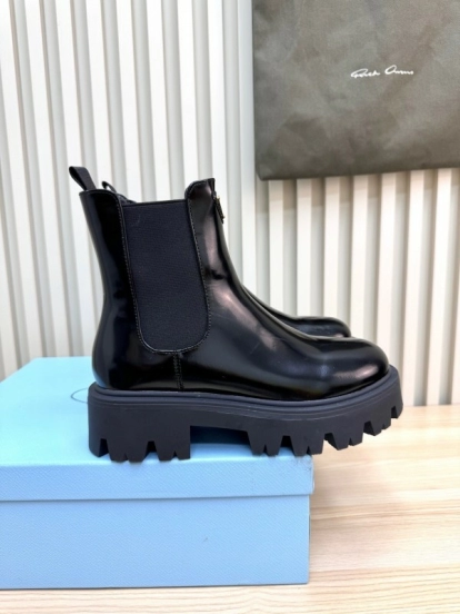 Prada Spring/Summer 2025 Platform Ankle Boots - LY0340
